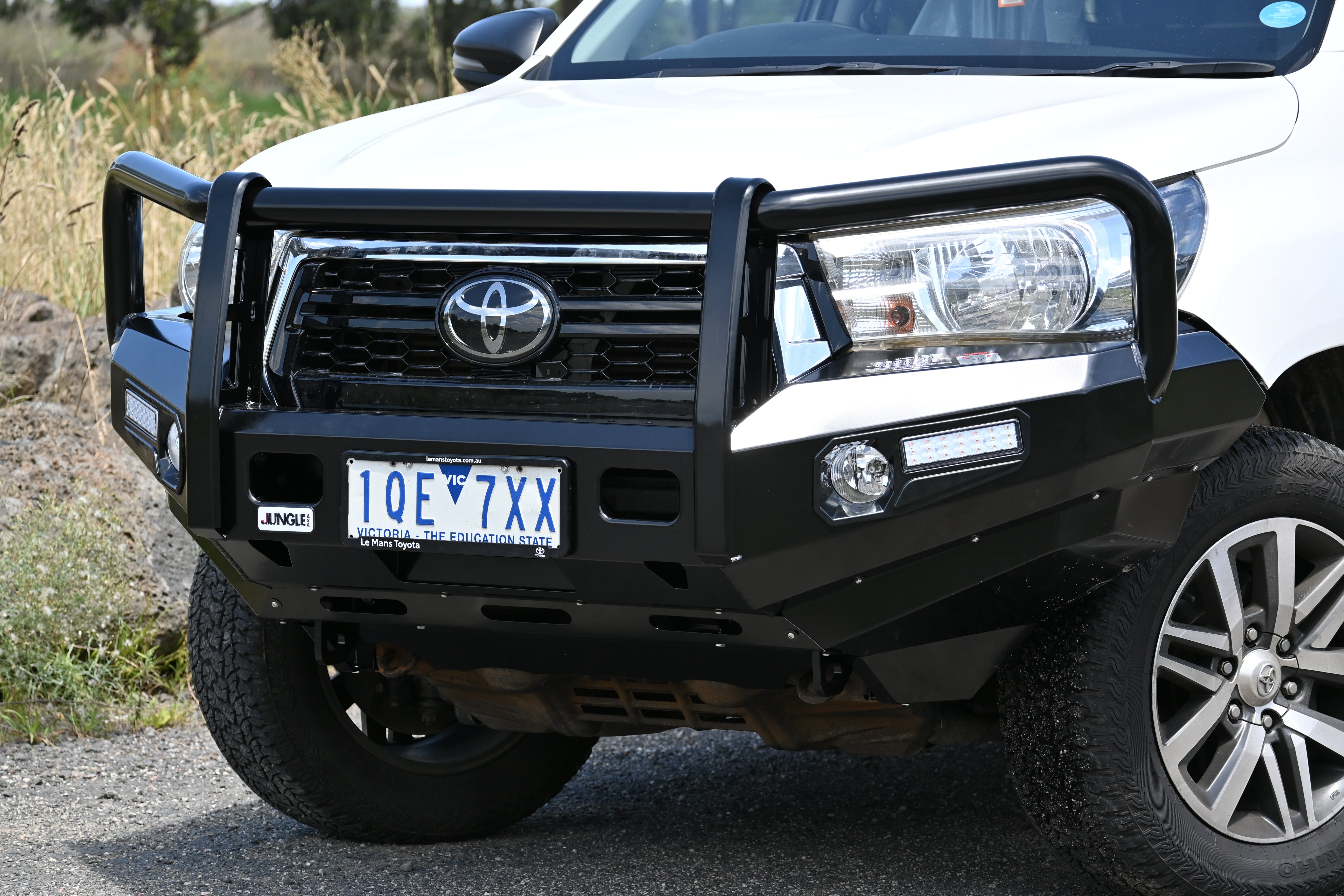 大流行中！ Ford Bar Bull Ranger 4x4 Jungle | 2015+ パーツ